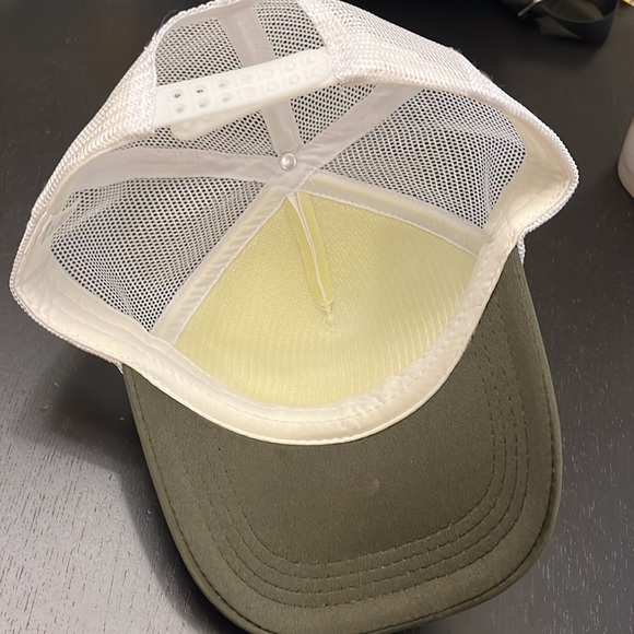 The Legend style trucker hat - Picture 2 of 4